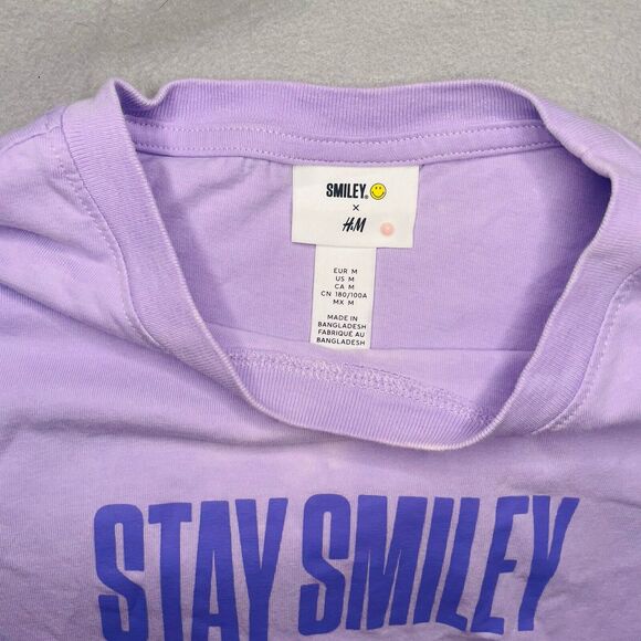 H&M Relaxed Fit Printed Jersey Shirt Light Purple/Smiley Size Medium Small Stain - Picture 3 of 5